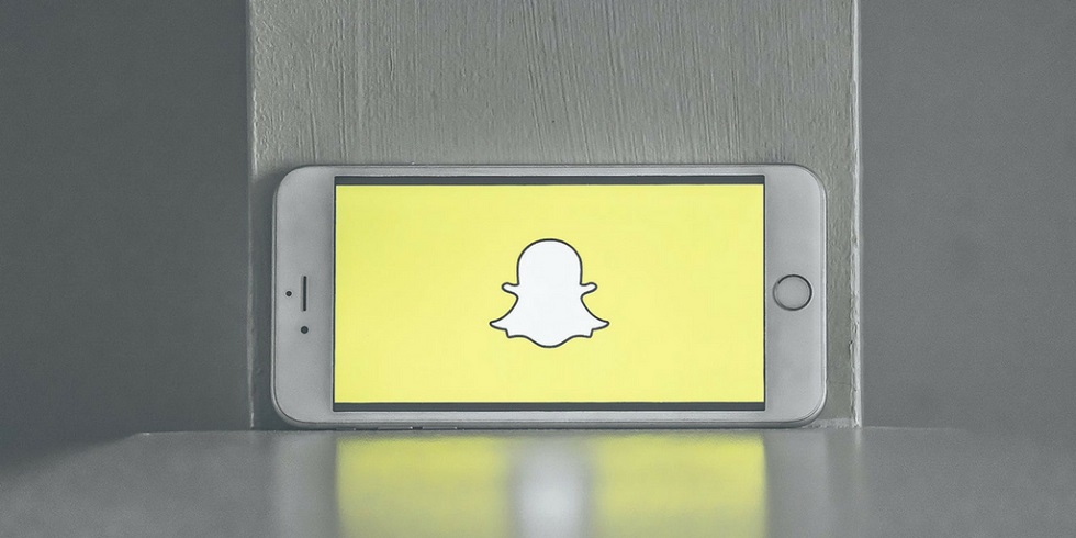 Snapchat Drops Daily Users, Workplace for Facebook Acquires Redkix, and More Social Media News