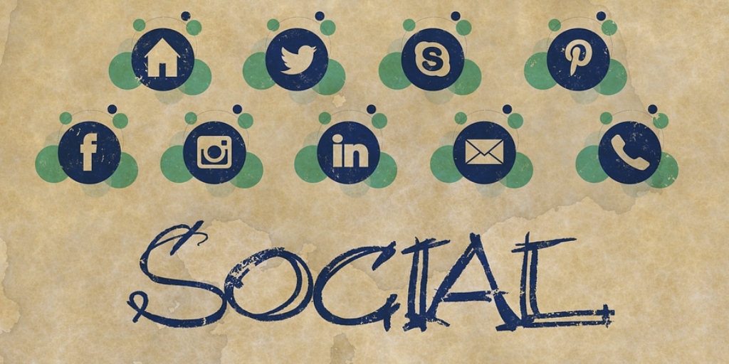 Infographic: 3 Questions Manufacturers Ask about Social Media (and Our Answers)